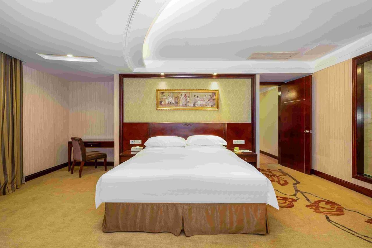 Vienna Hotel Dongguan Houjie Exhibition Center Экстерьер фото