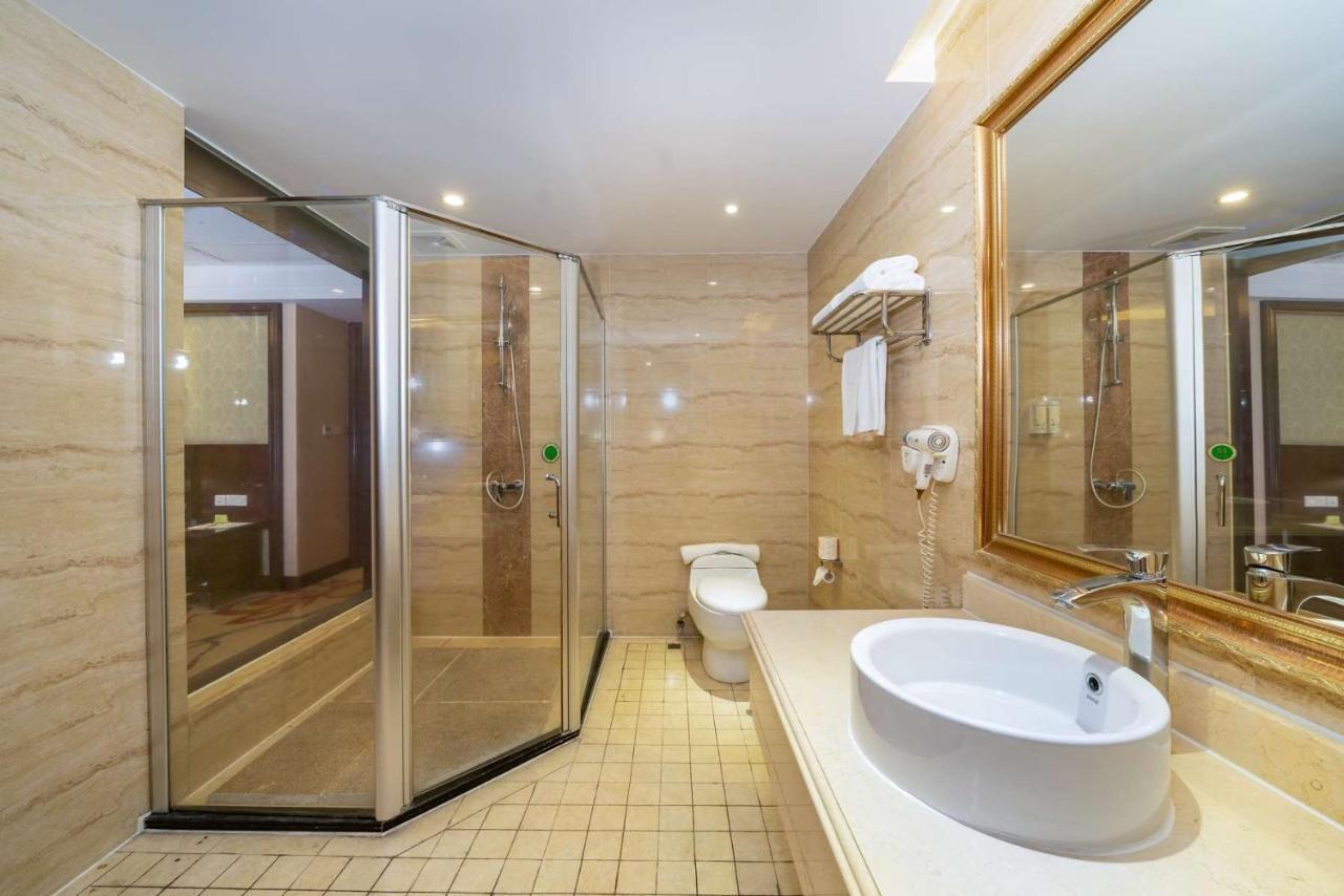 Vienna Hotel Dongguan Houjie Exhibition Center Экстерьер фото