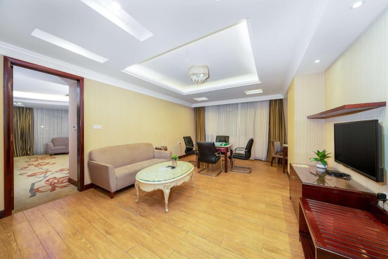 Vienna Hotel Dongguan Houjie Exhibition Center Экстерьер фото