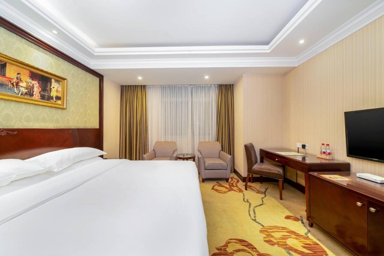 Vienna Hotel Dongguan Houjie Exhibition Center Экстерьер фото